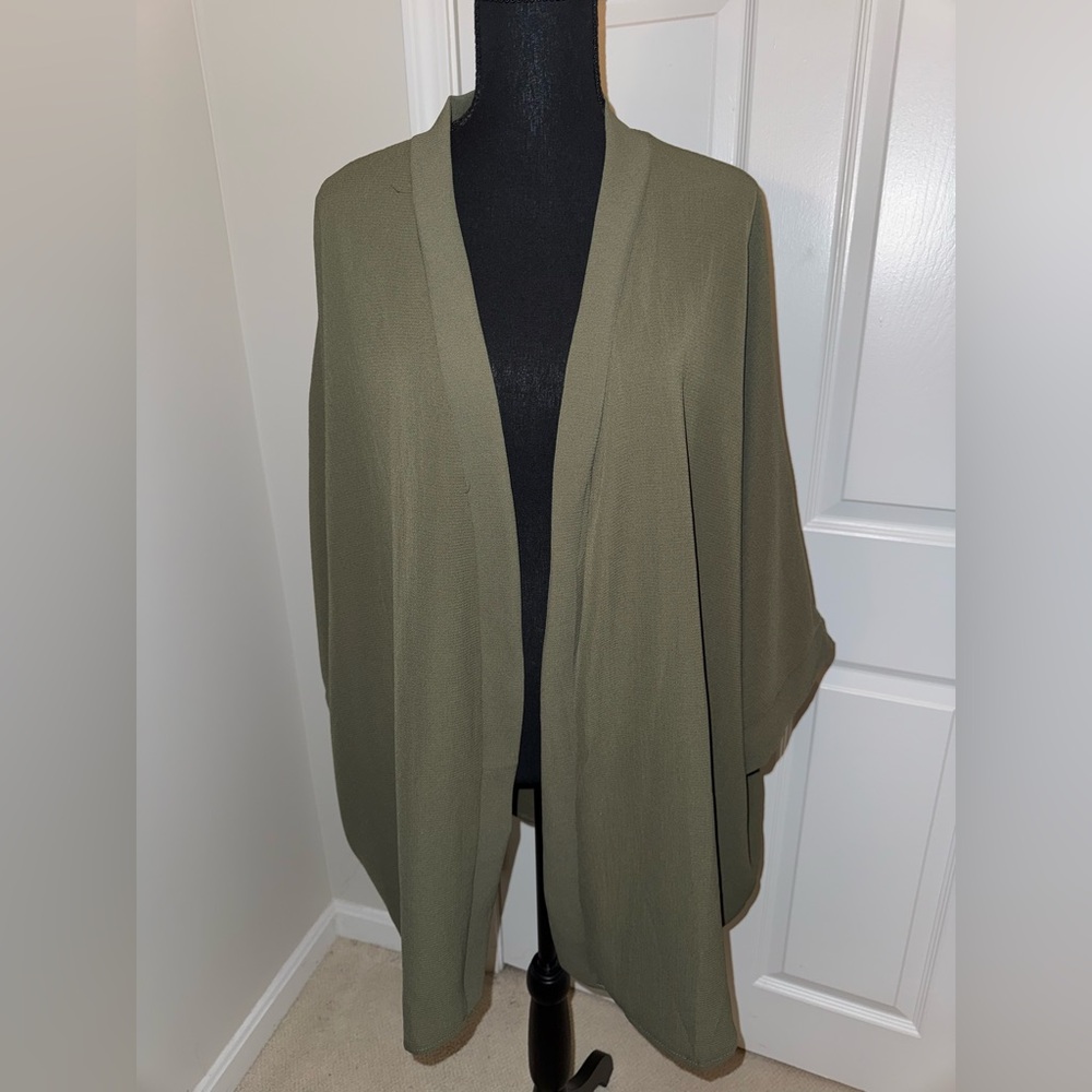 *NWT* Boohoo Khaki Kimono Plus Size 20